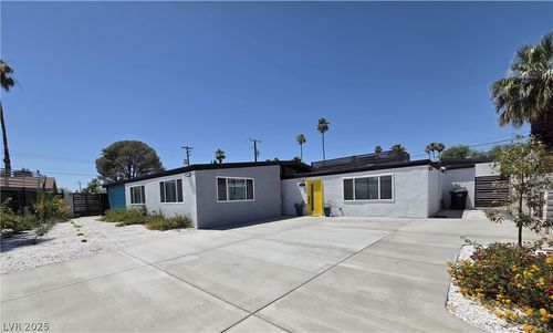 3333 Seminole Cir, Las Vegas, NV, 89169-3154 | Card Image