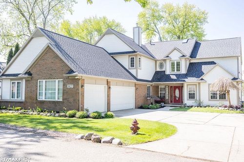 9427 Boncrest St, Commerce Twp, MI, 48382-4209 | Card Image