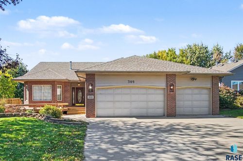 309 N Sandberg Dr, Sioux Falls, SD, 57110-1293 | Card Image