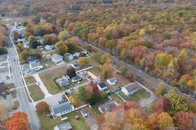 308 Old Colony Rd, House other with 2 bedrooms, 1 bathrooms and 6 parking in Old Lyme CT | Image 38