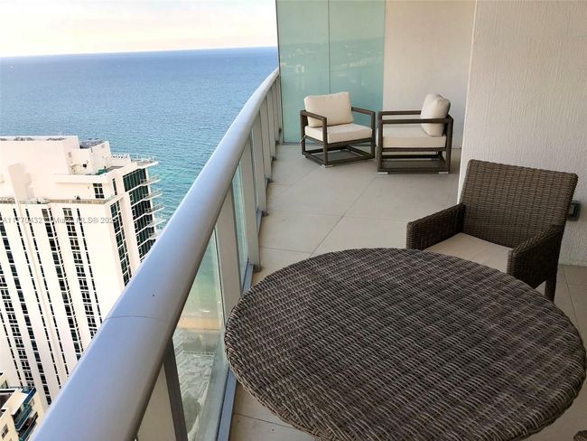 UNIT-2910 - 4111 Ocean Dr, Condo with 1 bedrooms, 1 bathrooms and null parking in Hollywood FL | Image 7
