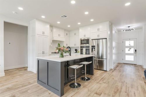 15933 Aparados Way, Edmond, OK, 73013 | Card Image