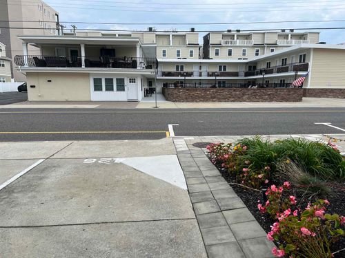 unit-203-415 E Atlanta Ave, Wildwood Crest, NJ, 08260-3967 | Card Image