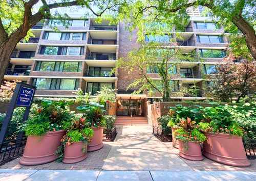 305k-1555 N Sandburg Ter, Chicago, IL, 60610-1367 | Card Image