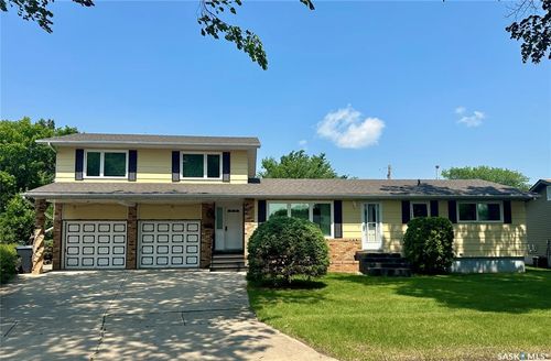 123 Johnson Cres, Canora, SK, S0A0L1 | Card Image