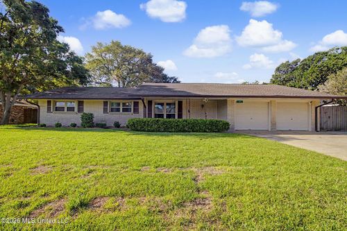 4 Northwood Dr, Long Beach, MS, 39560-3834 | Card Image