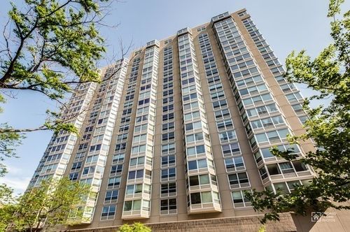 17c-720 W Gordon Ter, Chicago, IL, 60613-2263 | Card Image