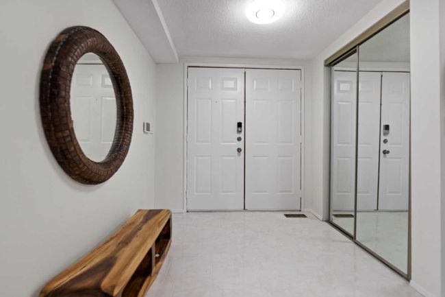 79 Wood Crescent Sw, Home with 5 bedrooms, 2 bathrooms and 4 parking in Calgary AB | Image 3