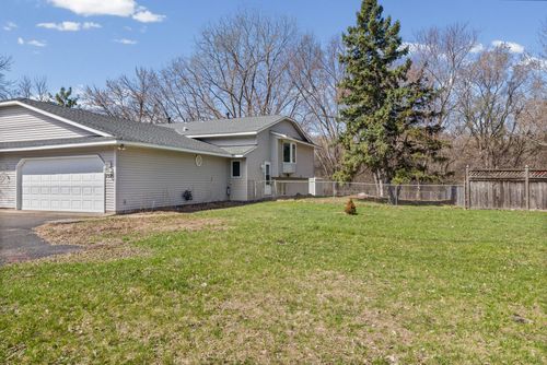 7521 Xerxes Ave N, Brooklyn Park, MN, 55444-2348 | Card Image