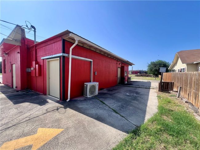 406 N Johnson St, Home with 0 bedrooms, 0 bathrooms and null parking in Alice TX | Image 6