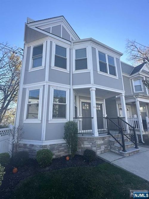 518 Hickory St, Kearny, NJ, 07032-3676 | Card Image