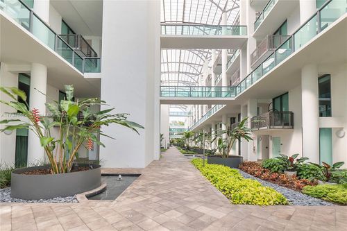 apt-527-6000 Collins Ave, Miami Beach, FL, 33140-2379 | Card Image