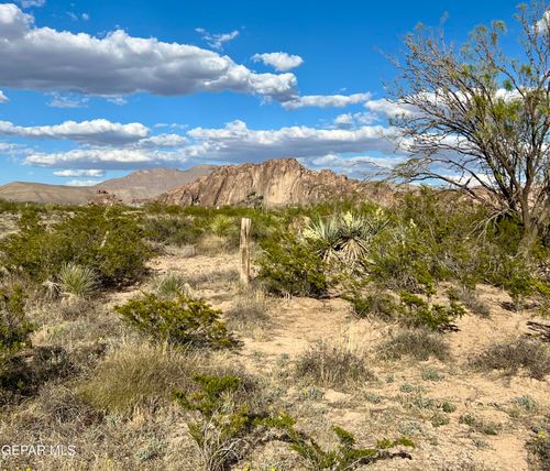 17500 Lemuel Cir, El Paso, TX, 79938-9151 | Card Image