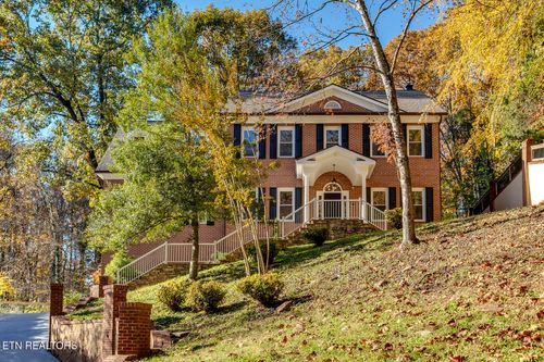 135 Amanda Dr, Oak Ridge, TN, 37830-7857 | Card Image