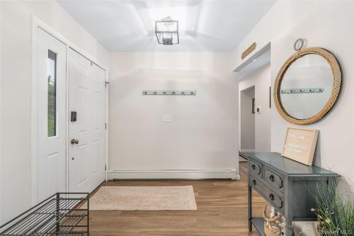 55 Snug Harbor Rd, Greenport, NY, 11944-2530 | Card Image