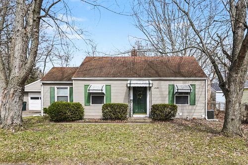 2820 Reo Rd, Lansing, MI, 48911-2951 | Card Image