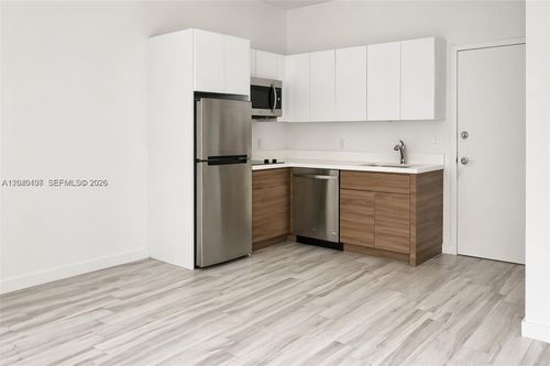 206-1560 Meridian Ave, Miami Beach, FL, 33139-0704 | Card Image