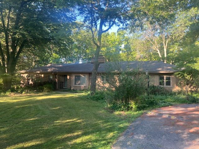 Stratford Ct, Northville, MI 48167