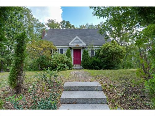 951 Pond St, Franklin, MA, 02038-2630 | Card Image