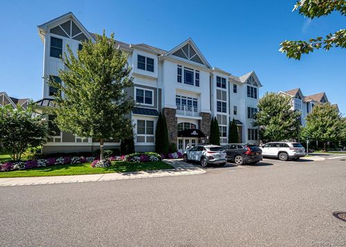 30101 Spruce Pond Cir, Plainview, NY, 11803-2281 | Card Image