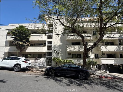 960 Larrabee St, West Hollywood, CA, 90069-3958 | Card Image