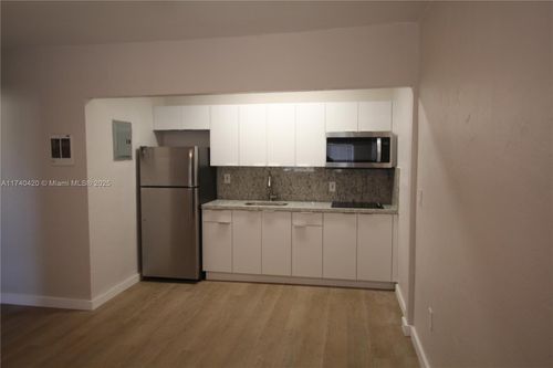 apt-4-301 Sharar Ave, Opa-Locka, FL, 33054-3305 | Card Image