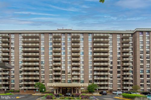 404-1808 Old Meadow Rd, MCLEAN, VA, 22102-1828 | Card Image