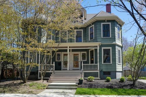 36-36 Chester St, Watertown, MA, 02472 | Card Image