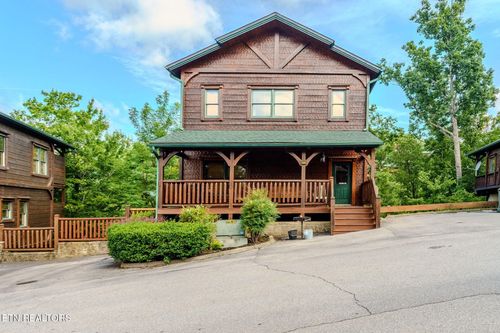 830 Great Smoky Way, Gatlinburg, TN, 37738 | Card Image