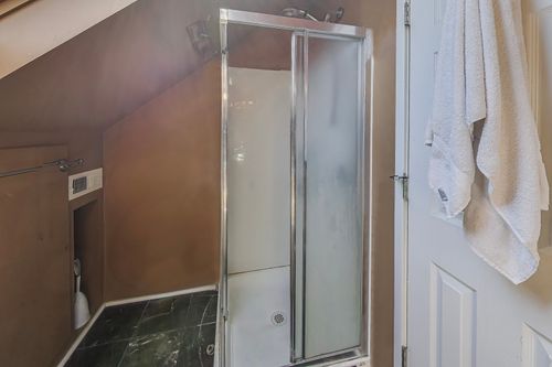 2009 N Bingham St, CHICAGO, IL, 60647-4031 | Card Image