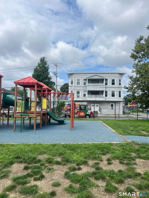 2a-1389 Pembroke St, Bridgeport, CT, 06608-1311 | Card Image