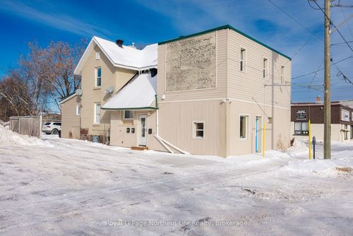 538 Fraser St, North Bay, ON, P1B3X2 | Card Image