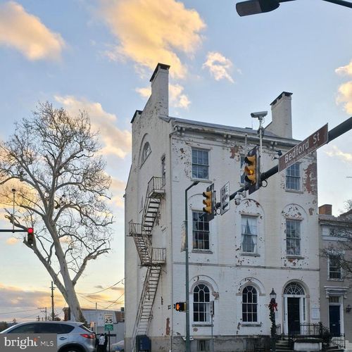 52 E High St, CARLISLE, PA, 17013-3060 | Card Image