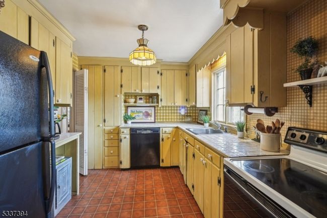 17 E Main St, House other with 4 bedrooms, 2 bathrooms and null parking in Mendham Twp NJ | Image 16