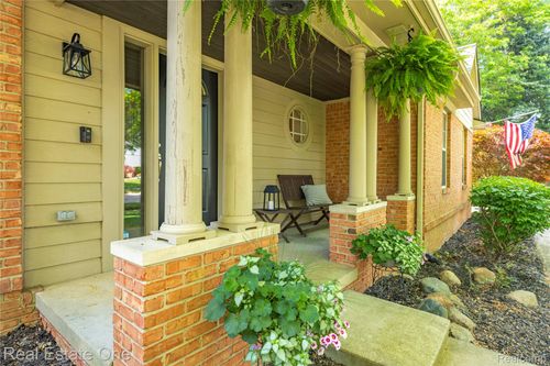 31085 Chatsford St, Novi, MI, 48377-1636 | Card Image
