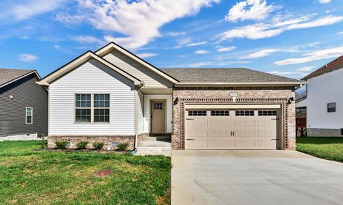 533 Lucky Ln, Clarksville, TN, 37042-1056 | Card Image