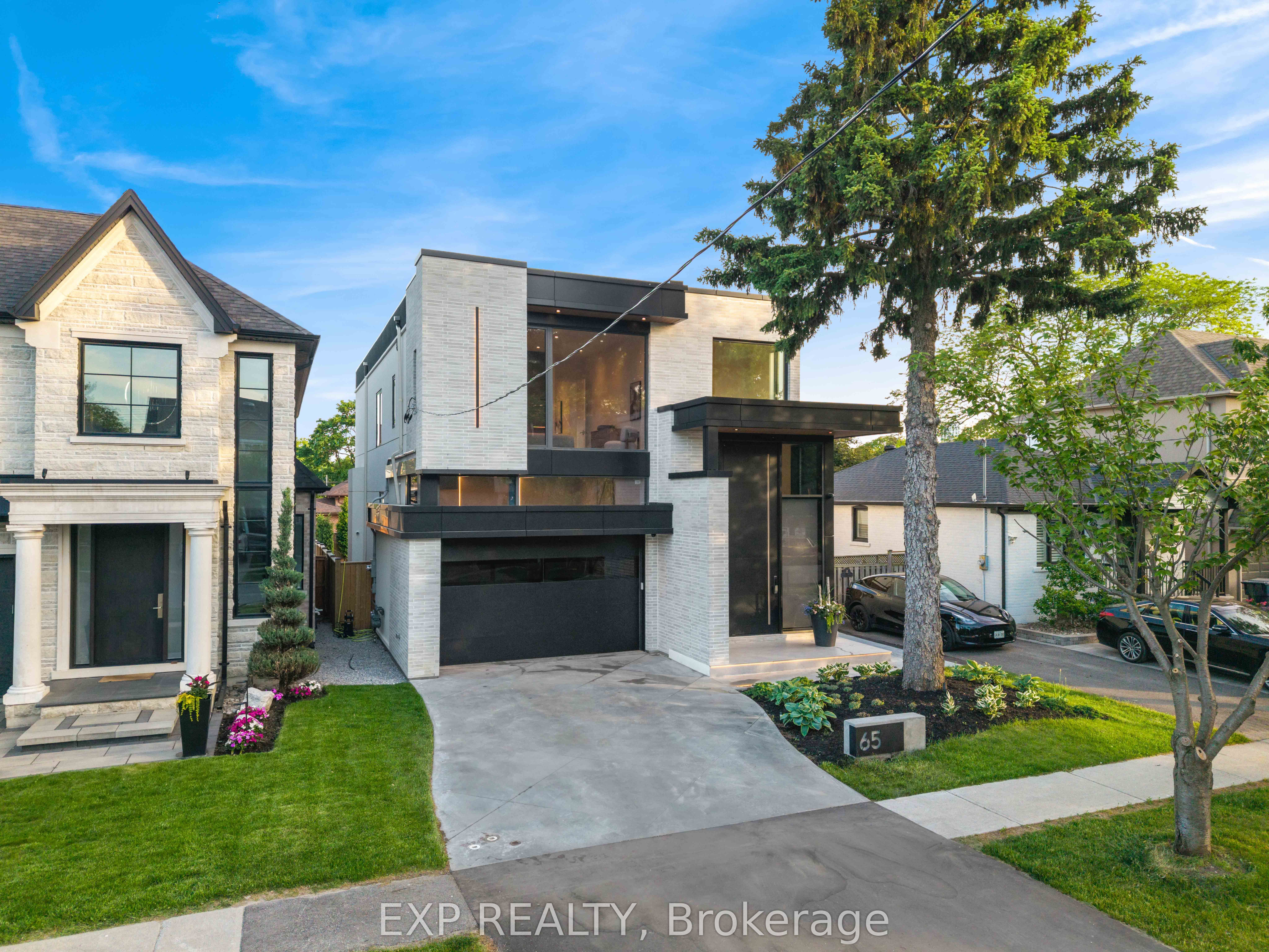 Residential in Toronto W07 2
