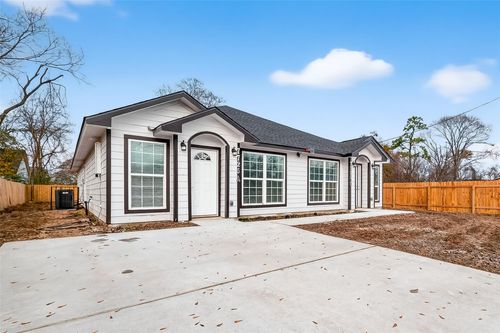a-b-7725 Hoffman St, Houston, TX, 77016-6521 | Card Image