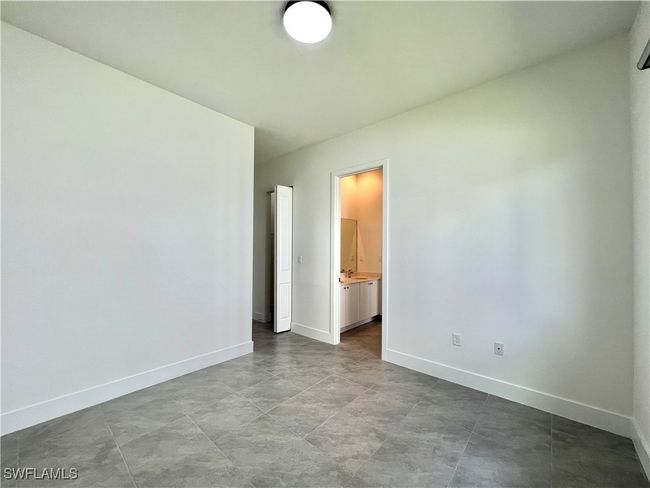 View of unfurnished room | Image 27