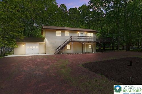 289 Towamensing Trl, Albrightsville, PA, 18210-3200 | Card Image