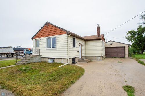 104 16th St S, Moorhead, MN, 56560-3040 | Card Image