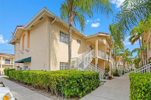 201-6962 Nw 179th St, Hialeah, FL, 33015-5653 | Card Image