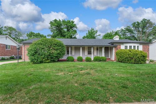 1542 Langholm Dr, Florissant, MO, 63031-1107 | Card Image