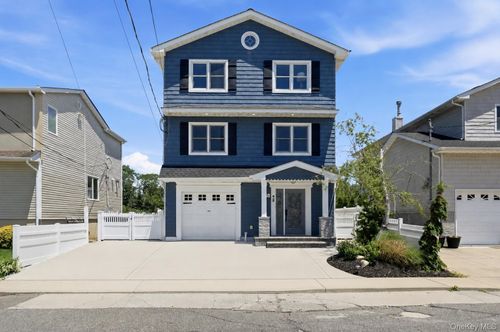 35 Redfield Rd, Island Park, NY, 11558-1018 | Card Image
