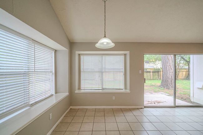 4011 Monteith Dr, House other with 3 bedrooms, 2 bathrooms and 2 parking in Spring TX | Image 6