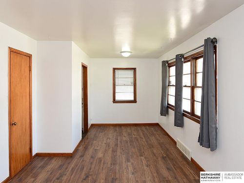 8029 Main St, Ralston, NE, 68127-3723 | Card Image