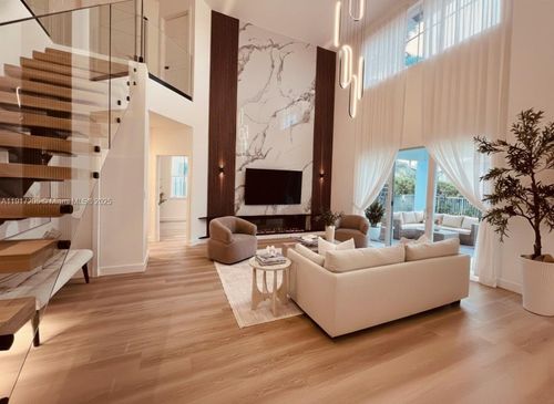 804 Crestview Cir, Weston, FL, 33327-1852 | Card Image