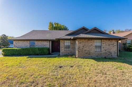 1401 Sunny Glen Street, Fort Worth, TX, 76134 | Card Image