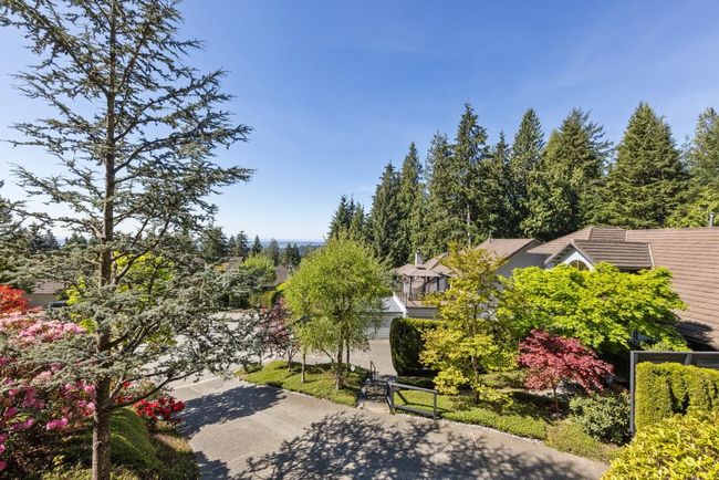 5728 Owl Court, Townhouse with 4 bedrooms, 2 bathrooms and 4 parking in North Vancouver BC | Image 19