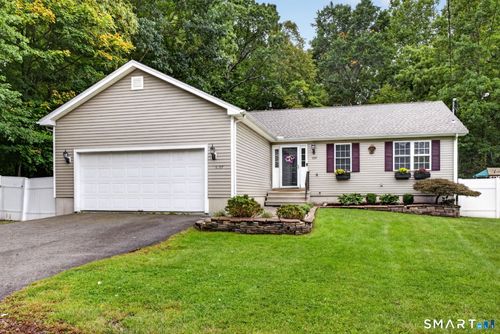 1137 Ridgewood Rd, Middletown, CT, 06457-8713 | Card Image